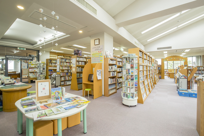 椋鳩十記念図書館